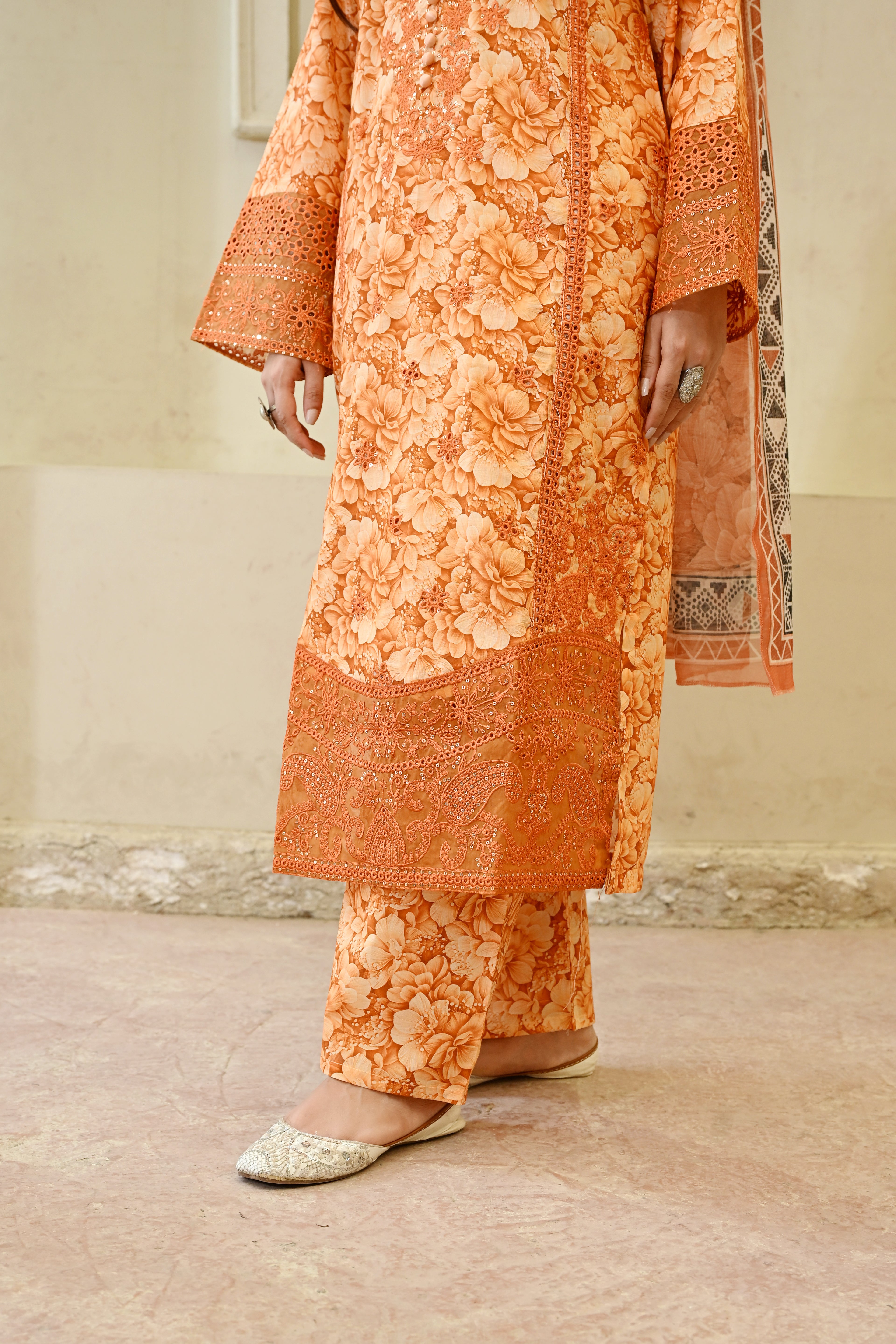 Chishtiya garment